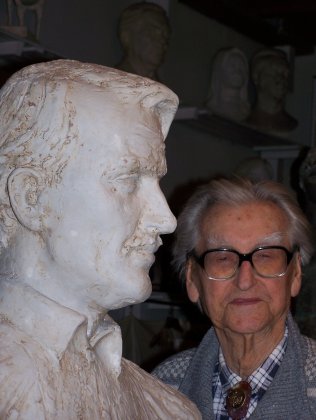 Vass Lajos mellszoborszobor és Búza Barna szobrászművész